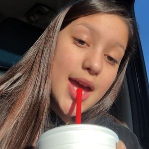 Meet your Posher, Emalee